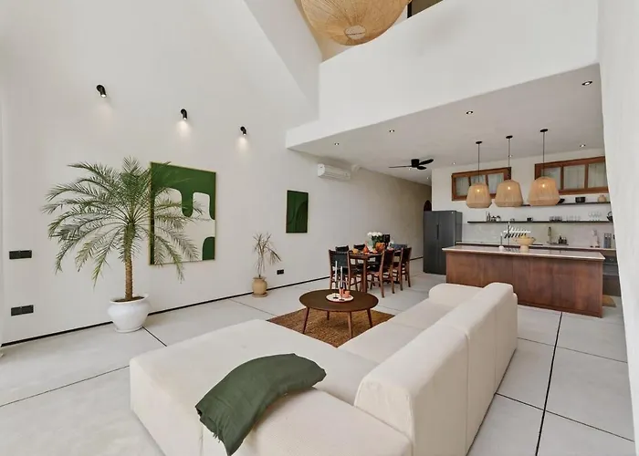 Lou - Modern With Garden And Pool Villa
