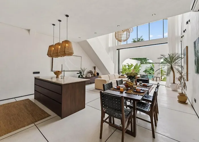 Lou - Modern With Garden And Pool