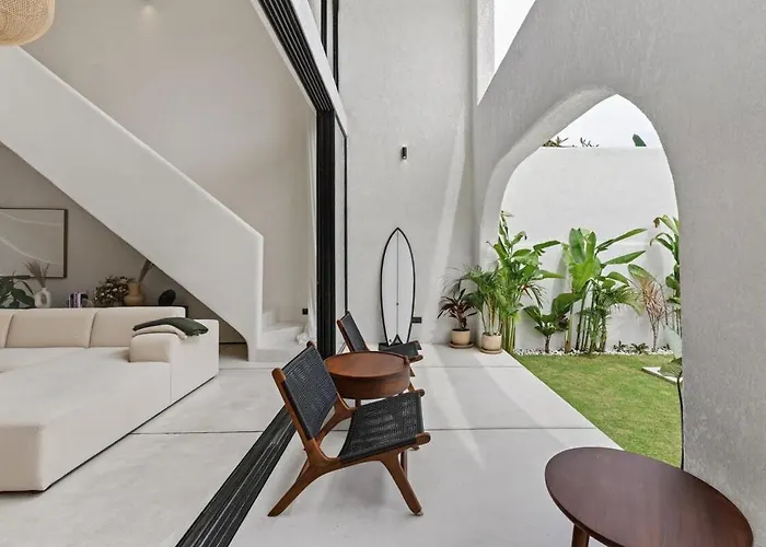 Lou - Modern With Garden And Pool *