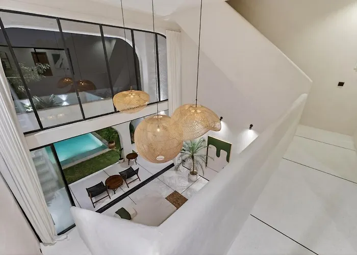 Villa Lou - Modern With Garden And Pool