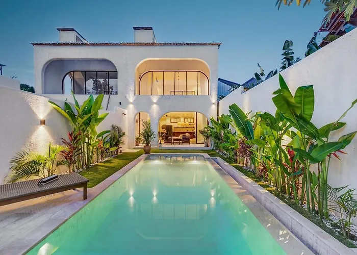 Lou - Modern With Garden And Pool Villa *